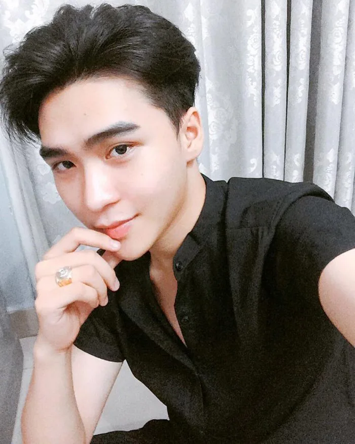 Ảnh thẻ lung linh của các chàng đẹp trai từ hot boy đến nam thần -  Saostar.vn