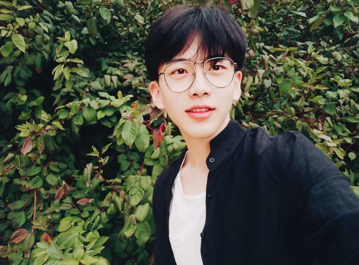 Phí Khải Minh - Hot boy Trung Quốc đẹp trai với nụ cười 