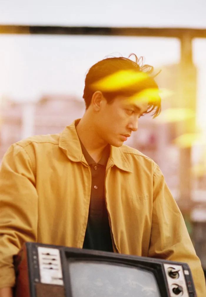 Trần Quang Đại cuốn hút với vẻ ngoài phong trần trong loạt ảnh mới - Saostar.vn