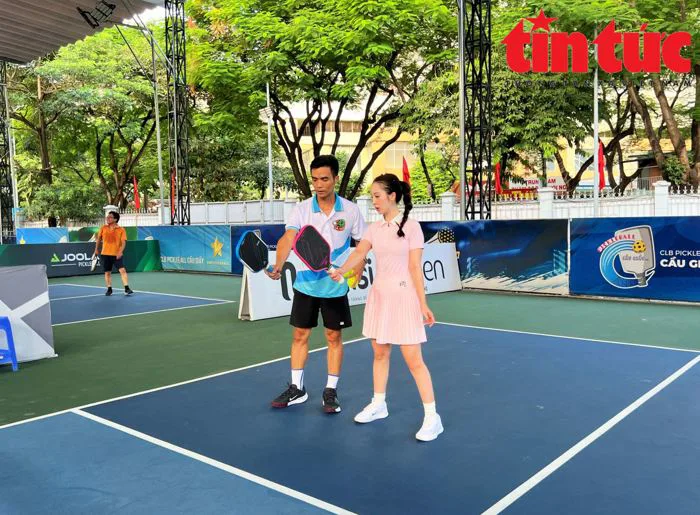 Môn thể thao '3 trong 1' pickleball được ưa chuộng