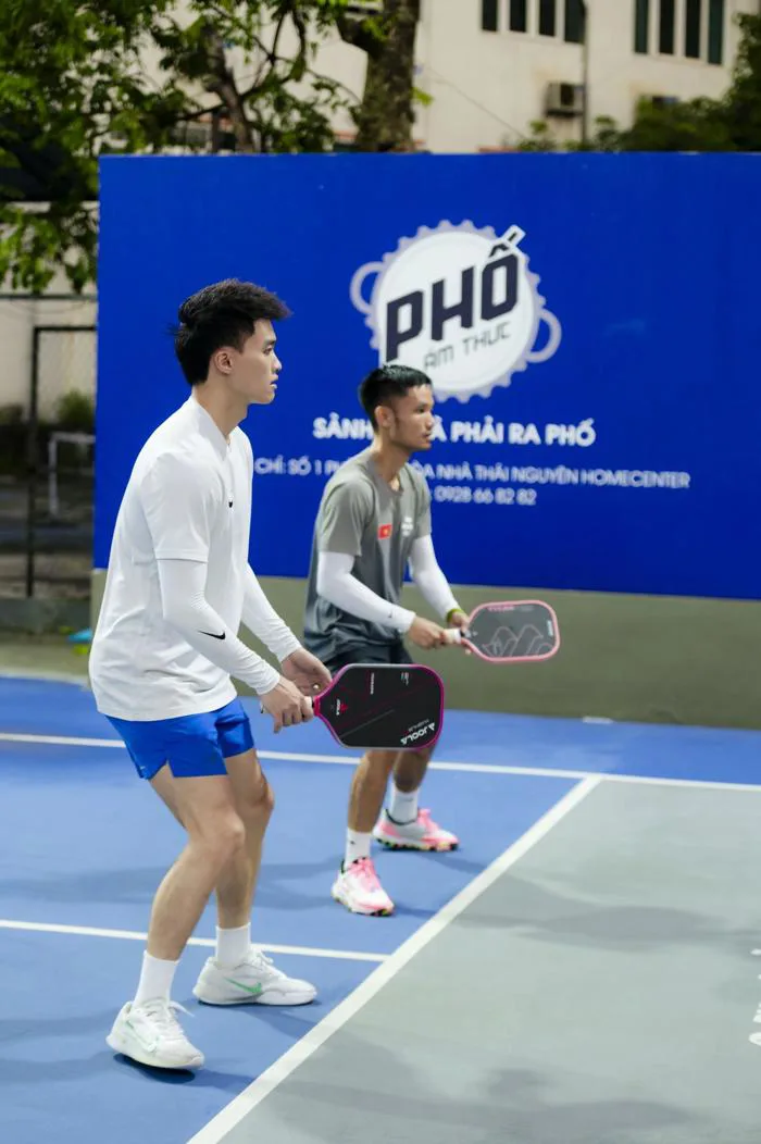 Người trẻ chi trăm triệu sắm đồ pickleball: Mặc đẹp không phải để 