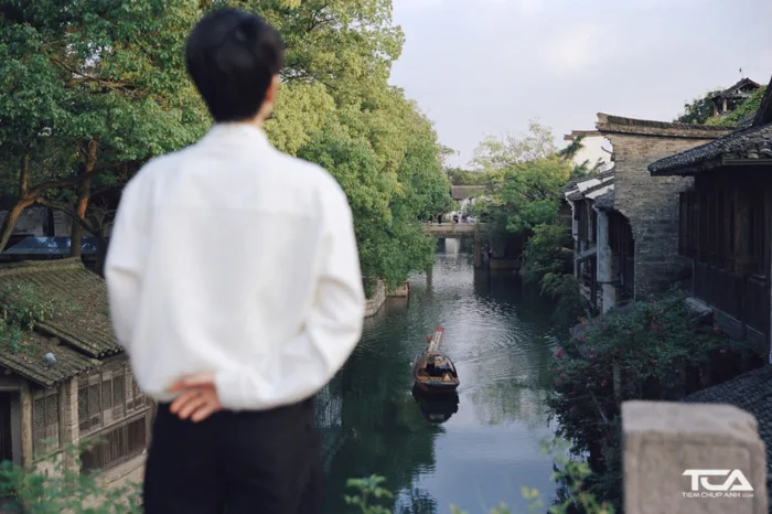 Bỏ túi 1001 ảnh chụp sau lưng nam đẹp buồn cực chất cho các chàng so deep