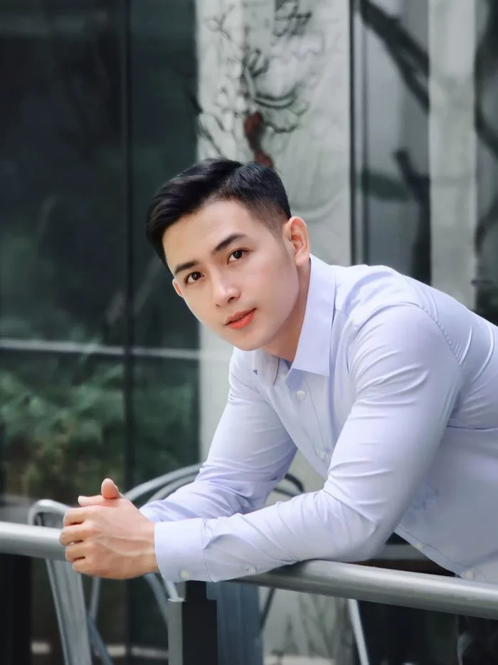 99+ ảnh trai mặc áo sơ mi trắng cuốn hút
