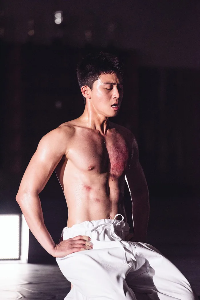 Vẫn biết “Tổng tài” Park Seo Joon đẹp trai nhưng ảnh chụp vội khoe nhan sắc  và body thế này thì đúng là cực phẩm