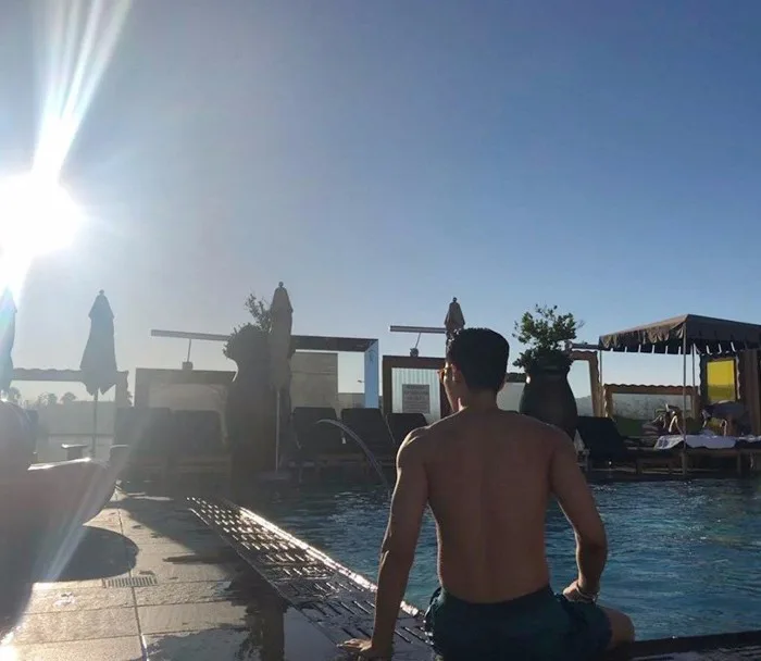 Vẫn biết “Tổng tài” Park Seo Joon đẹp trai nhưng ảnh chụp vội khoe nhan sắc  và body thế này thì đúng là cực phẩm