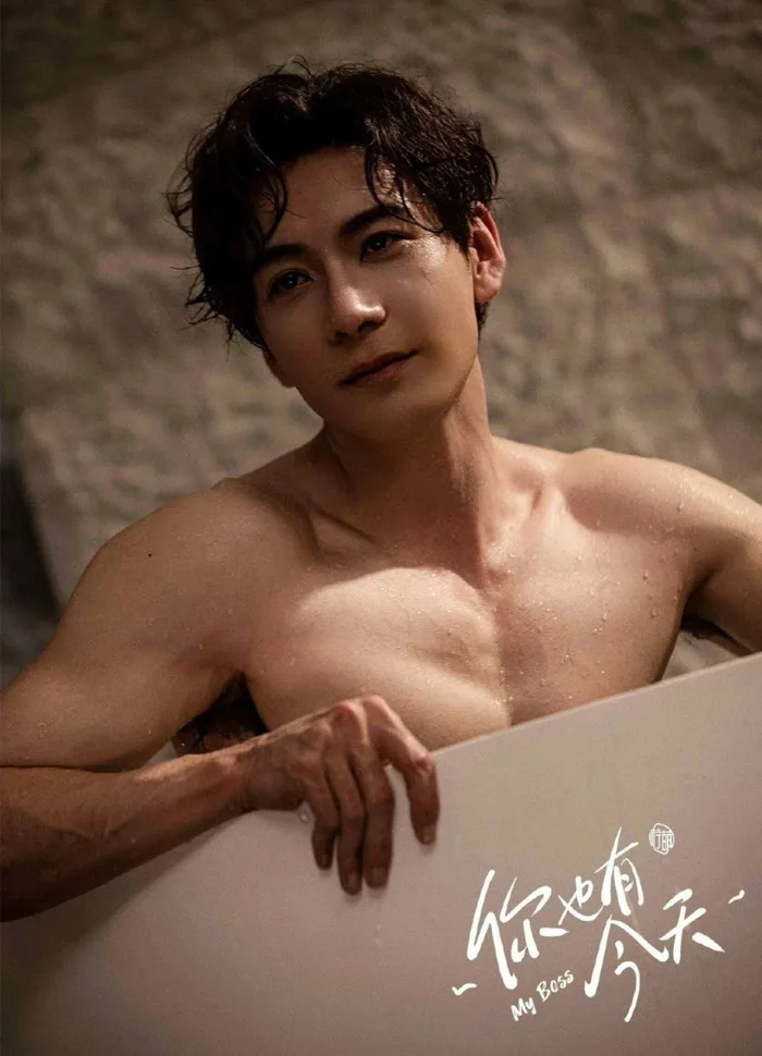 Top “tổng tài” phim Trung Quốc đẹp trai nhất: Body mê ly ẩn hiện sau lớp áo  sơ mi của Trần Tinh Húc
