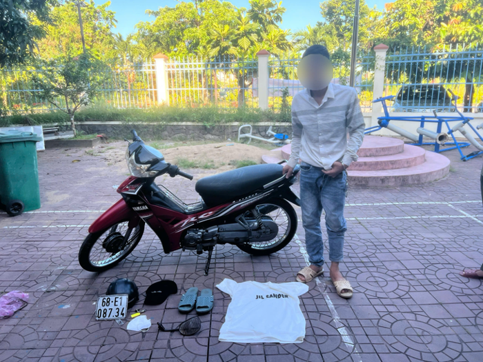 Nam thanh niên chạy thử xe máy rồi vọt mất - Tuổi Trẻ Online