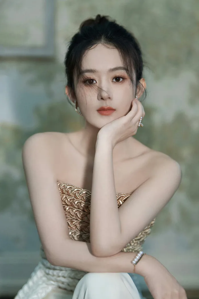 Con đường trở thành nữ hoàng phim truyền hình của Triệu Lệ Dĩnh