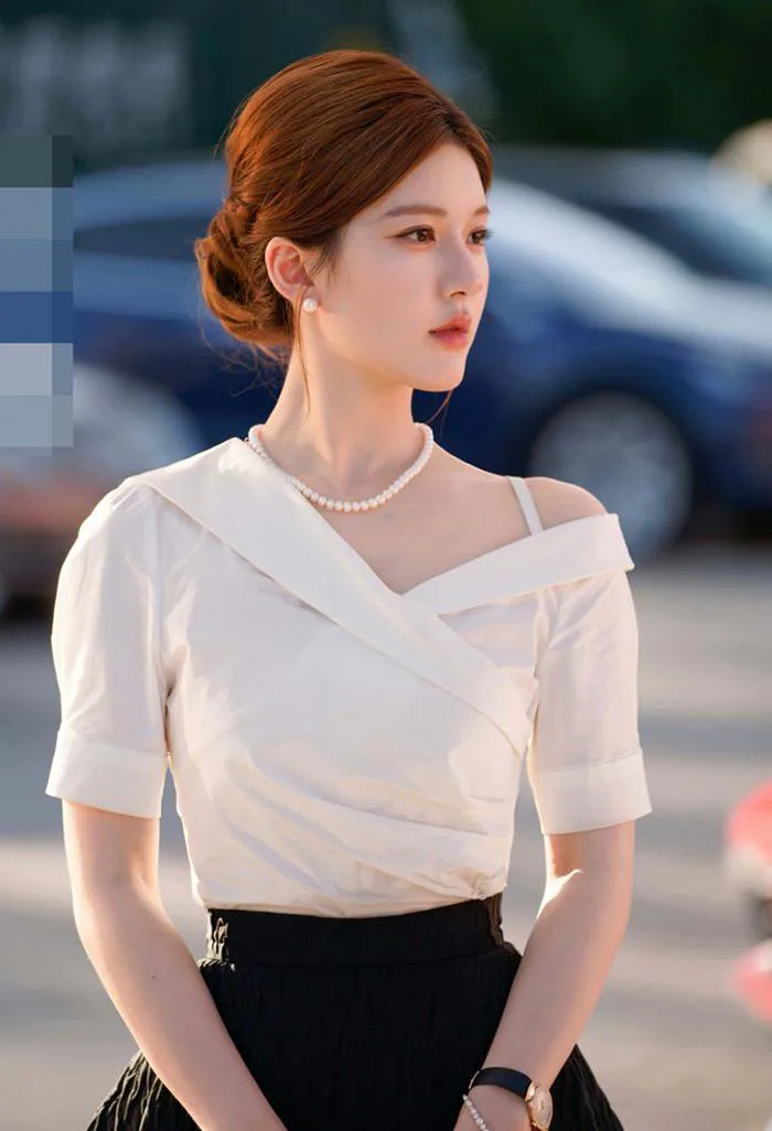 Nữ diễn viên Trung Quốc Triệu Lộ Tư trở lại với liên minh quyền lực