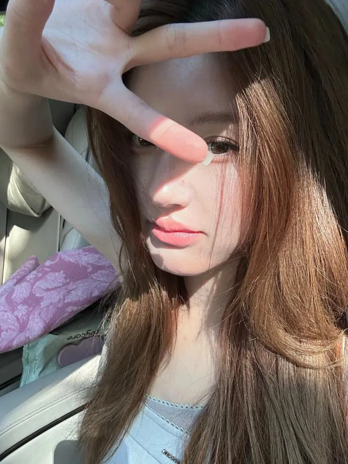 Triệu Lộ Tư liên tục có những hành động gây chú ý sau biến cố
