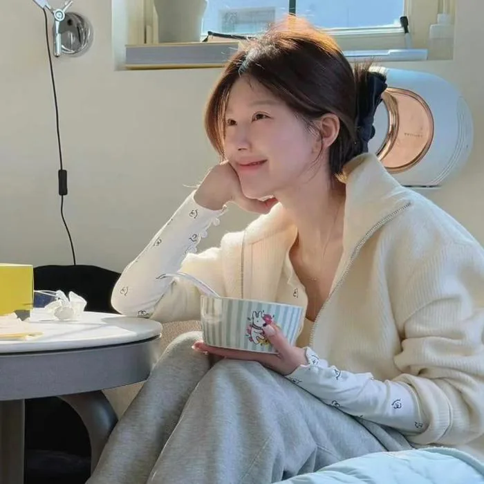 Triệu Lộ Tư chia sẻ hình ảnh khỏe mạnh, tươi vui sau đột quỵ | Báo Dân trí