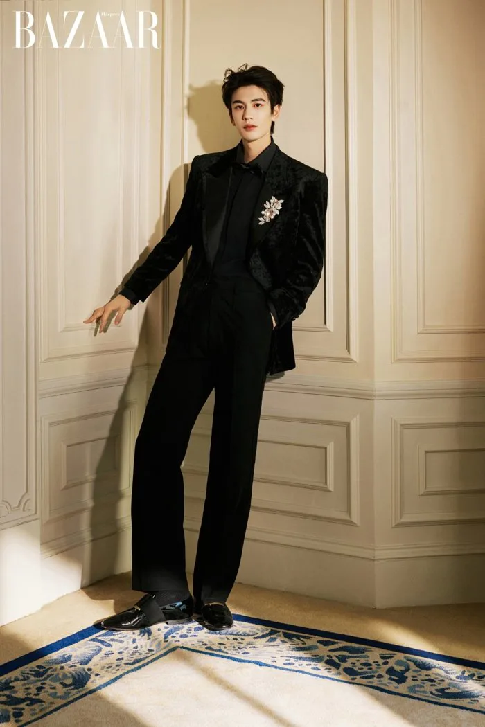 Trương Lăng Hách không đi sự kiện, anh đi khám dạo | Harper's Bazaar Việt Nam