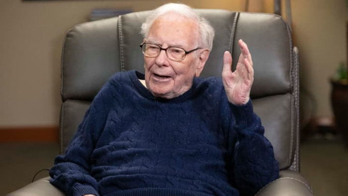 Warren Buffett: Khó tìm cổ phiếu giá tốt khi thị trường chuộng đầu cơ -  VnEconomy