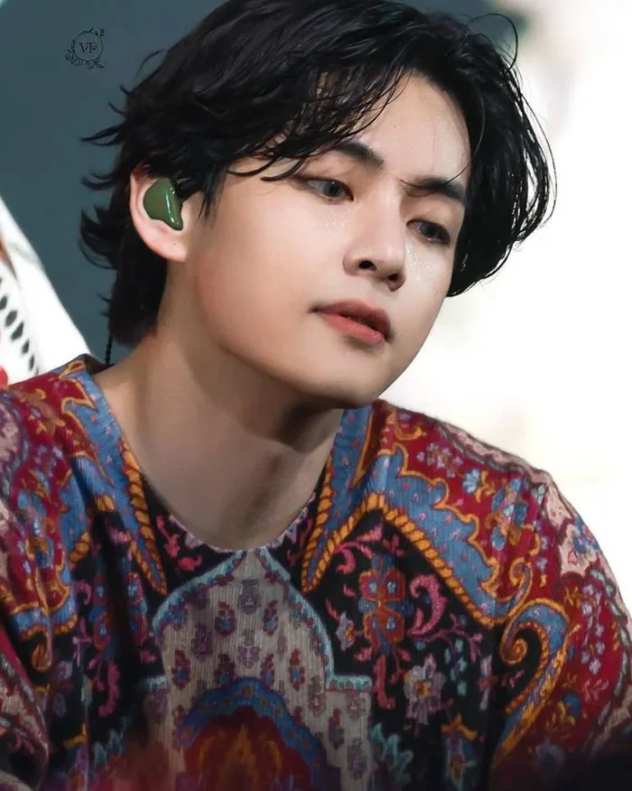 Quá khó để chọn ảnh đẹp nhất của V BTS và photo chiếm vị trí đầu là…