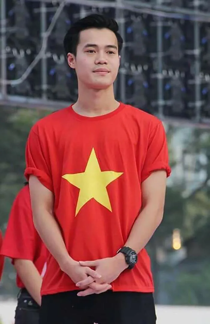 Văn Toàn - cầu thủ vừa lập nên kỳ tích cho đội tuyển Việt Nam ngoài đời như  thế nào?