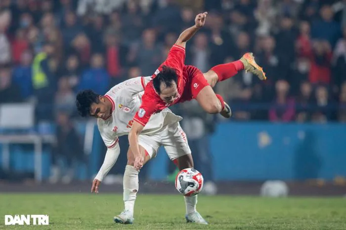 Tiền đạo Văn Toàn chia tay AFF Cup 2024 | Báo Dân trí