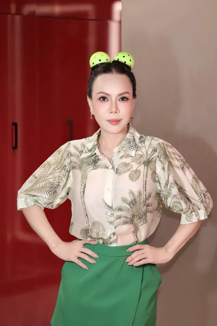 Nghệ sĩ Việt Hương khoe ảnh hiếm từ 50 năm trước